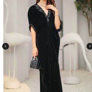 NWOT class black velvet beaded dress kaftan